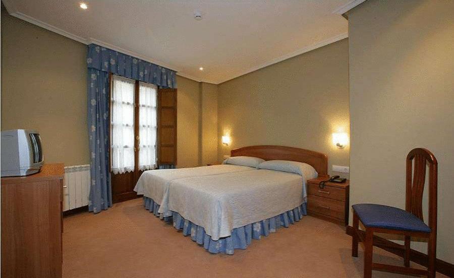 Gran Hotel Rural Cela Belmonte De Miranda Eksteriør billede
