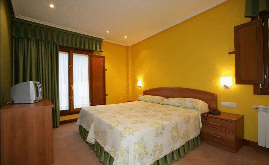 Gran Hotel Rural Cela Belmonte De Miranda Eksteriør billede